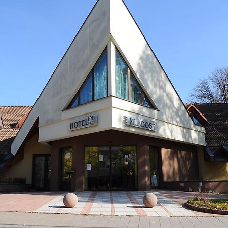 Hotel Mladost Lipany Εξωτερικό φωτογραφία