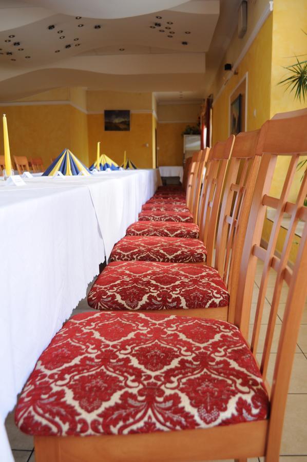 Hotel Mladost Lipany Εξωτερικό φωτογραφία