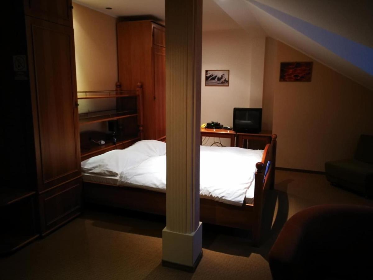 Hotel Mladost Lipany Εξωτερικό φωτογραφία