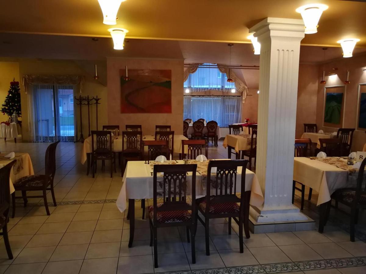 Hotel Mladost Lipany Εξωτερικό φωτογραφία