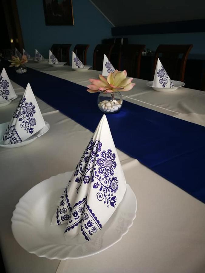 Hotel Mladost Lipany Εξωτερικό φωτογραφία