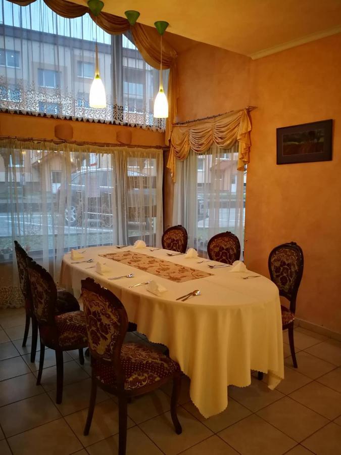 Hotel Mladost Lipany Εξωτερικό φωτογραφία