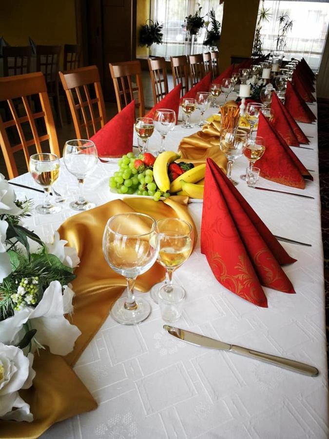 Hotel Mladost Lipany Εξωτερικό φωτογραφία