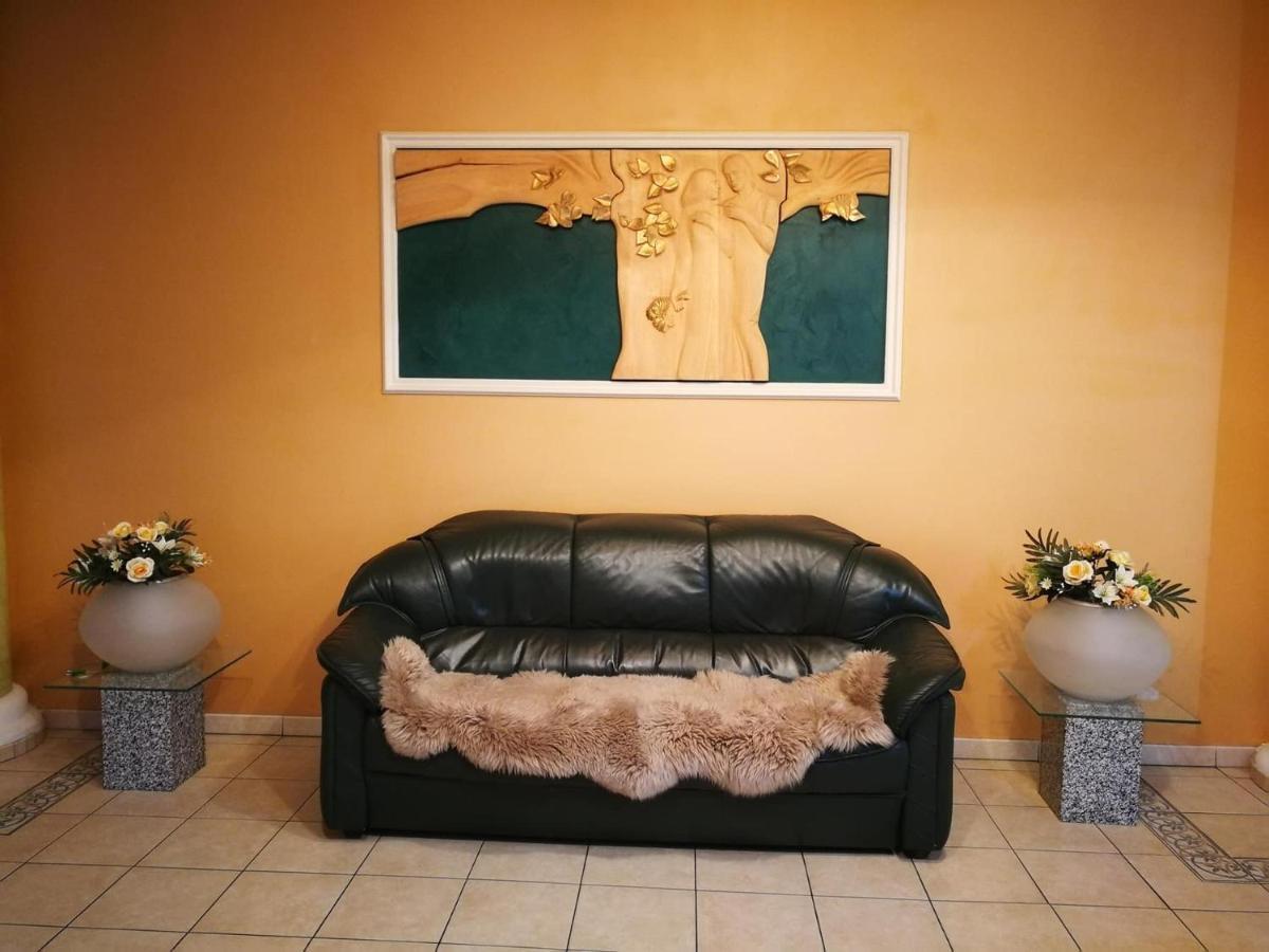 Hotel Mladost Lipany Εξωτερικό φωτογραφία