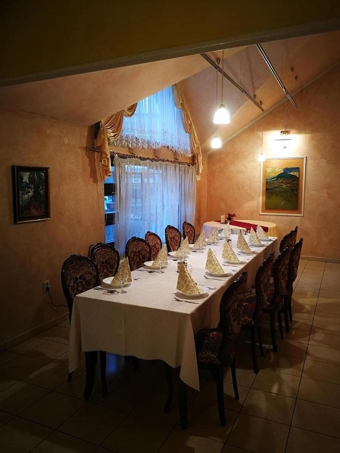 Hotel Mladost Lipany Εξωτερικό φωτογραφία